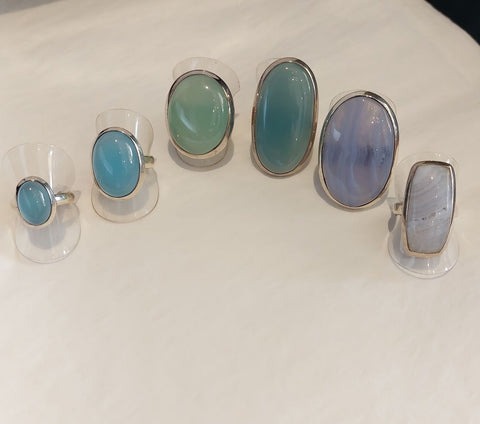 CONTEMPORARY AND ADJUSTABLE CHALCEDONY MODELS